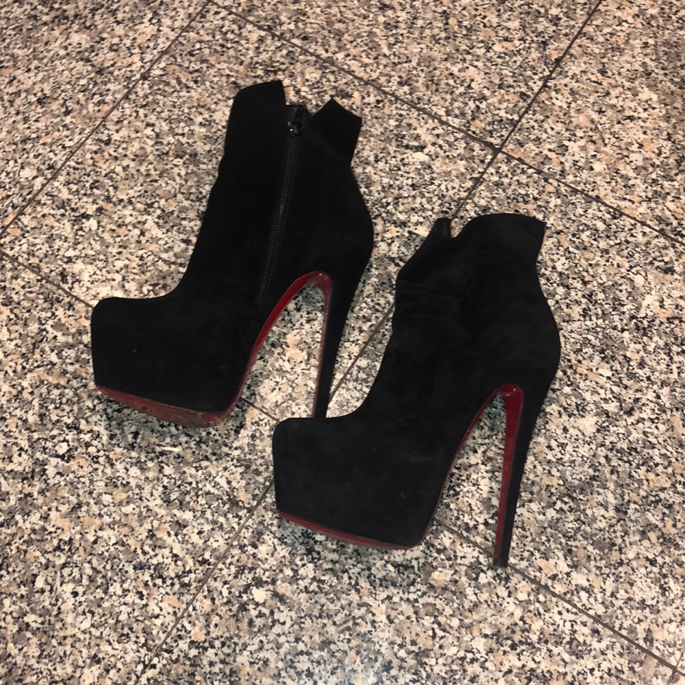 CHRISTIAN LOUBOUTIN DAF BOOTY - Picture 3 of 3